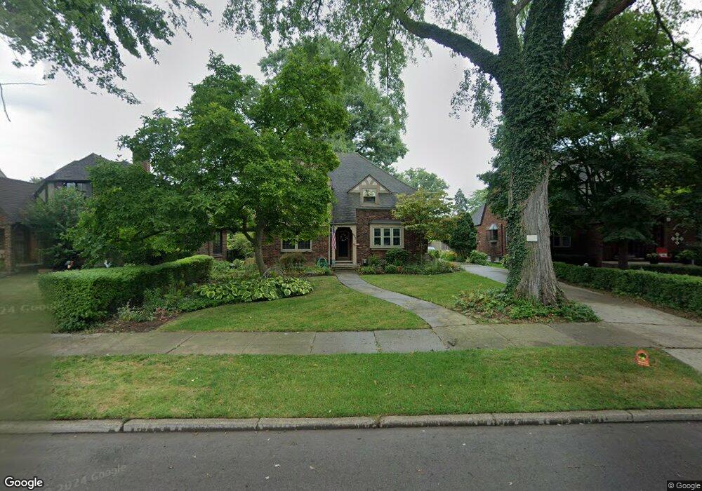 812 Barrington Rd, Grosse Pointe Park, MI 48230 - photo 1