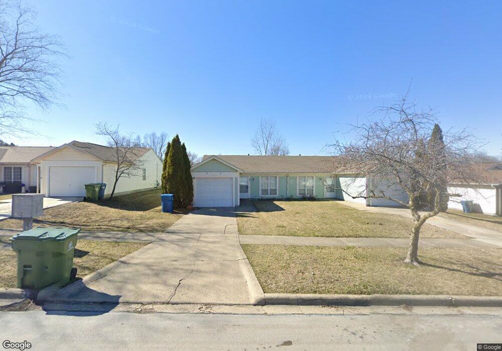 895 Southwood Dr, Marysville, OH 43040 - photo 1