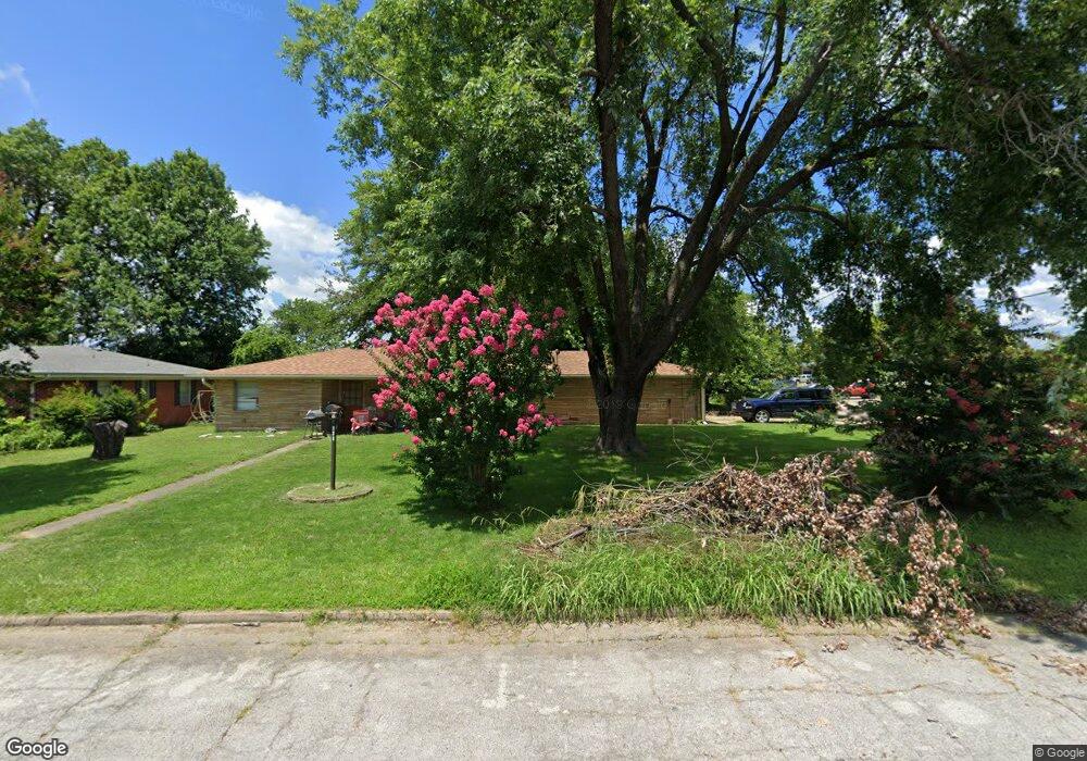 102 E Powell St, Claremore, OK 74017 - photo 1