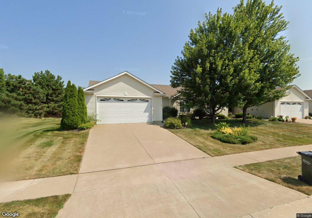 1 Madison Cir, Davenport, IA 52806 - photo 1