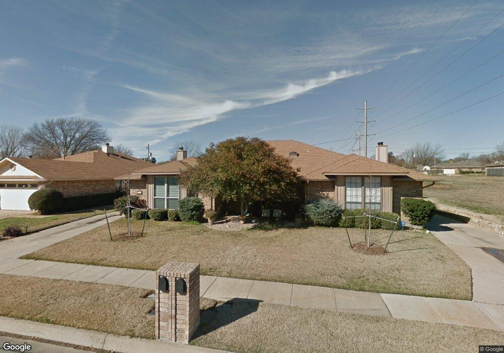 210 Mountainview Dr, Hurst, TX 76054 - photo 1