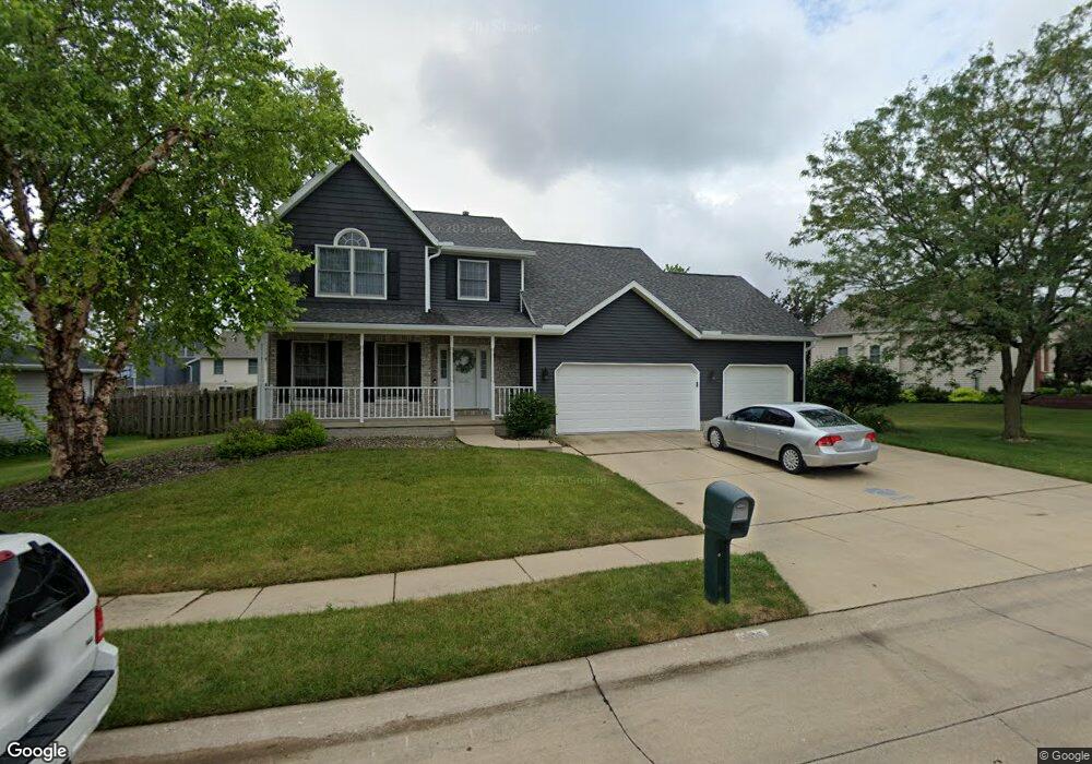 1435 W 52nd St, Davenport, IA 52806 - photo 1