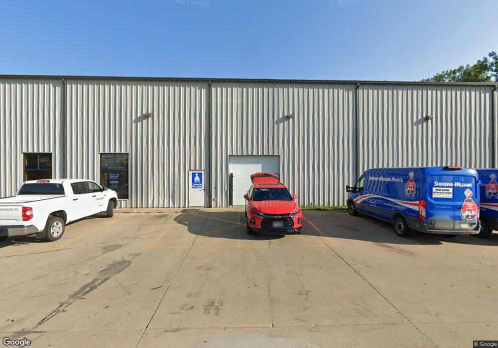 3421 J St SW, Cedar Rapids, IA 52404 - photo 1