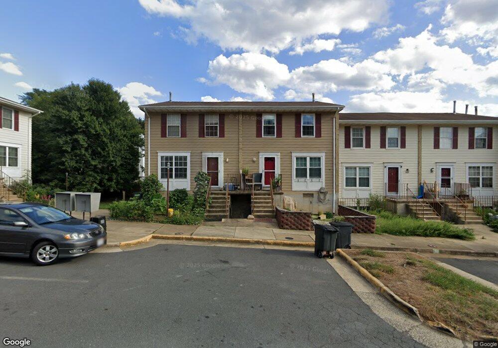 9479 Linden Leaf Ct, Fairfax, VA 22031 - photo 1