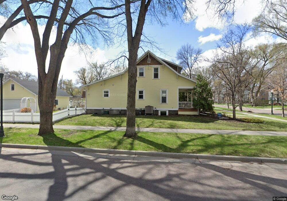 1402 8th St S, Fargo, ND 58103 - photo 1