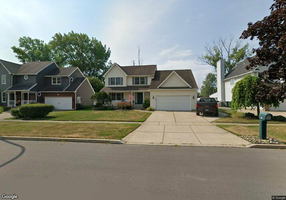 321 Selkirk Dr, North Tonawanda, NY 14120 - photo 1