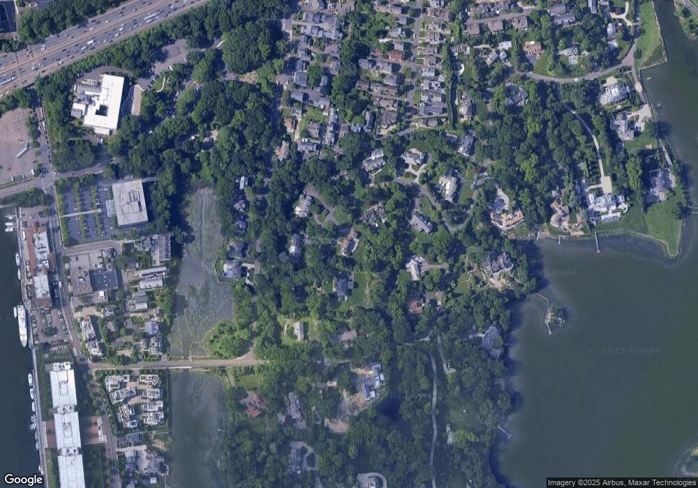 25 Lakewood Cir N, Greenwich, CT 06830 - photo 1