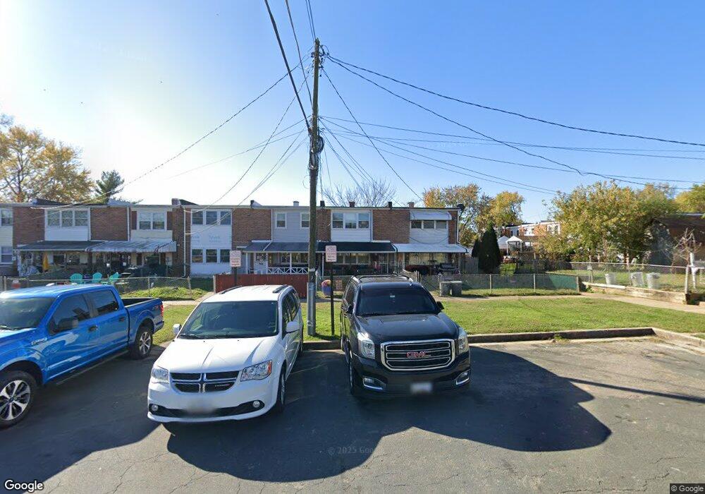 909 Winsap Ct, Halethorpe, MD 21227 - photo 1