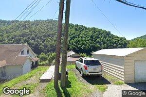 51 Front St, Gauley Bridge, WV 25085