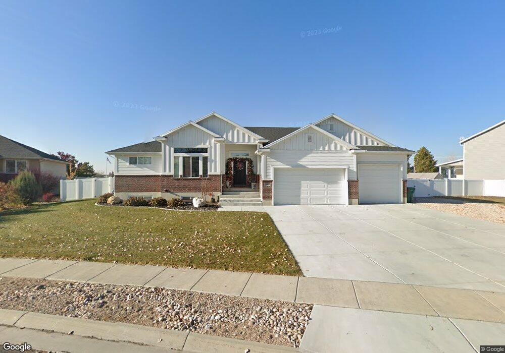 5585 S 4525 W, Hooper, UT 84315 - photo 1
