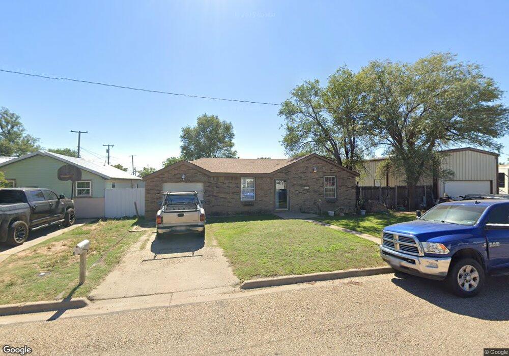 415 W 11th St, Dumas, TX 79029 - photo 1