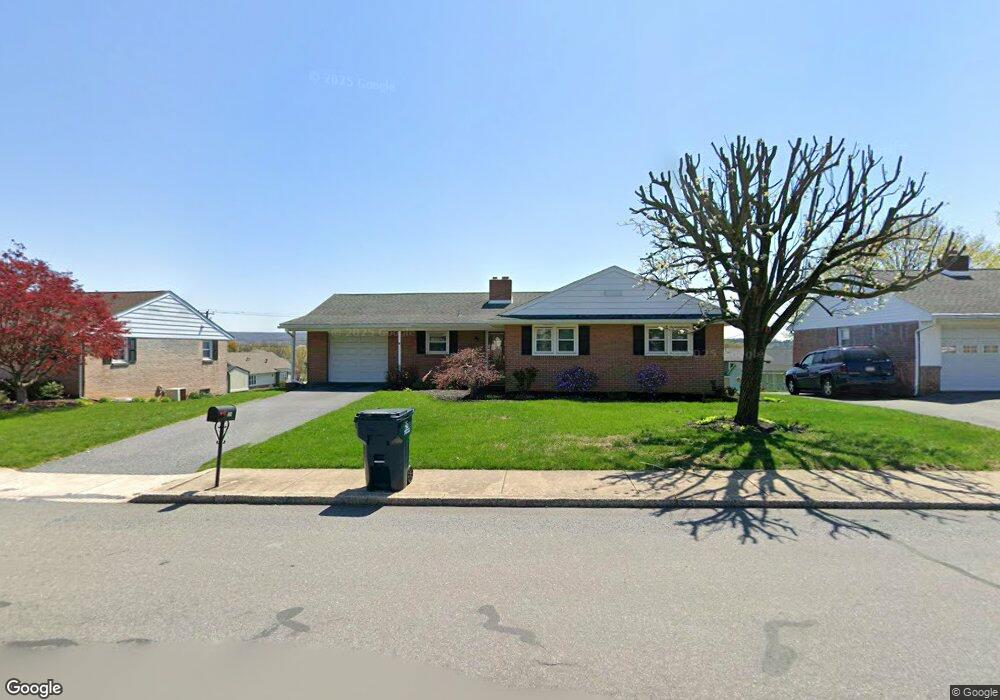 354 Valley View Dr, New Holland, PA 17557 - photo 1