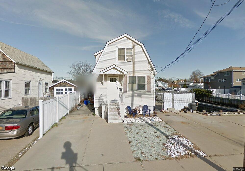 86 President St, Freeport, NY 11520 - photo 1