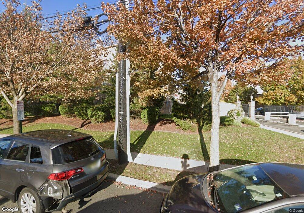 9 Liberty Ct unit 9, Secaucus, NJ 07094 - photo 1