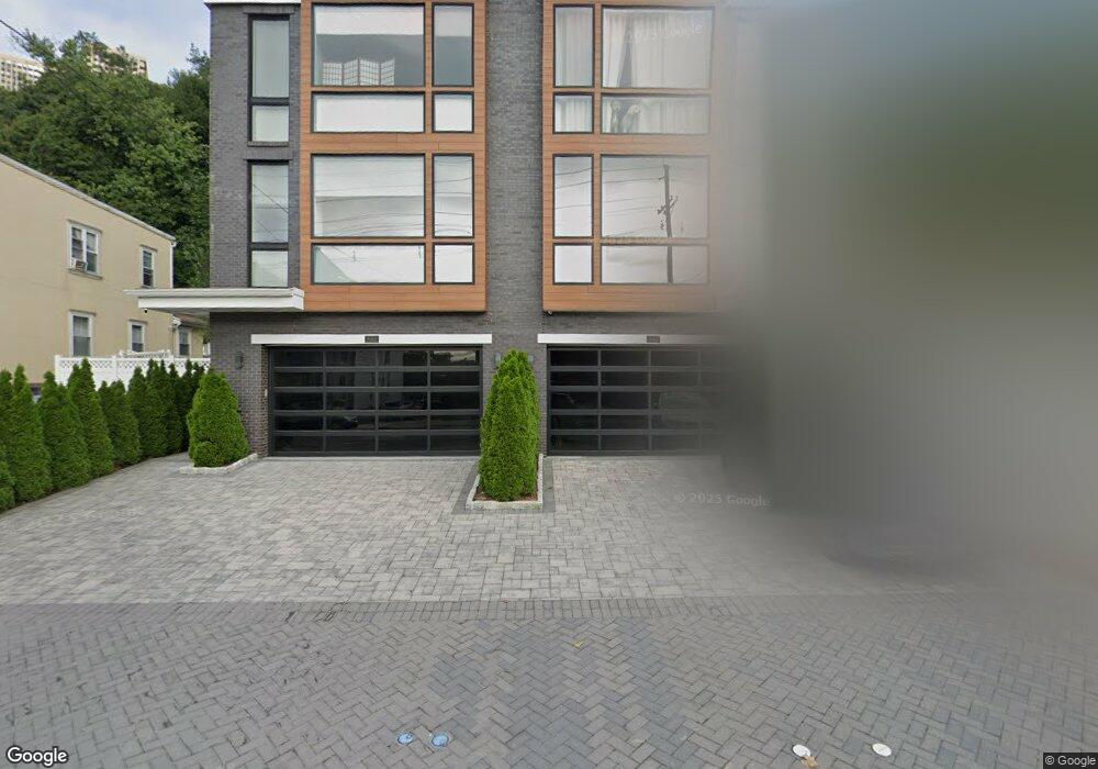 446 Undercliff Ave unit B, Edgewater, NJ 07020 - photo 1