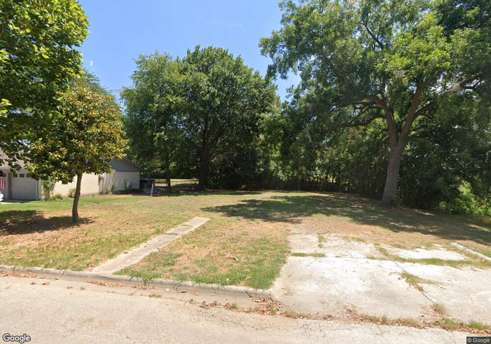 200 Fairfield St, Gainesville, TX 76240 - photo 1