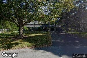 8 Ivanhoe Ln, Andover, MA 01810