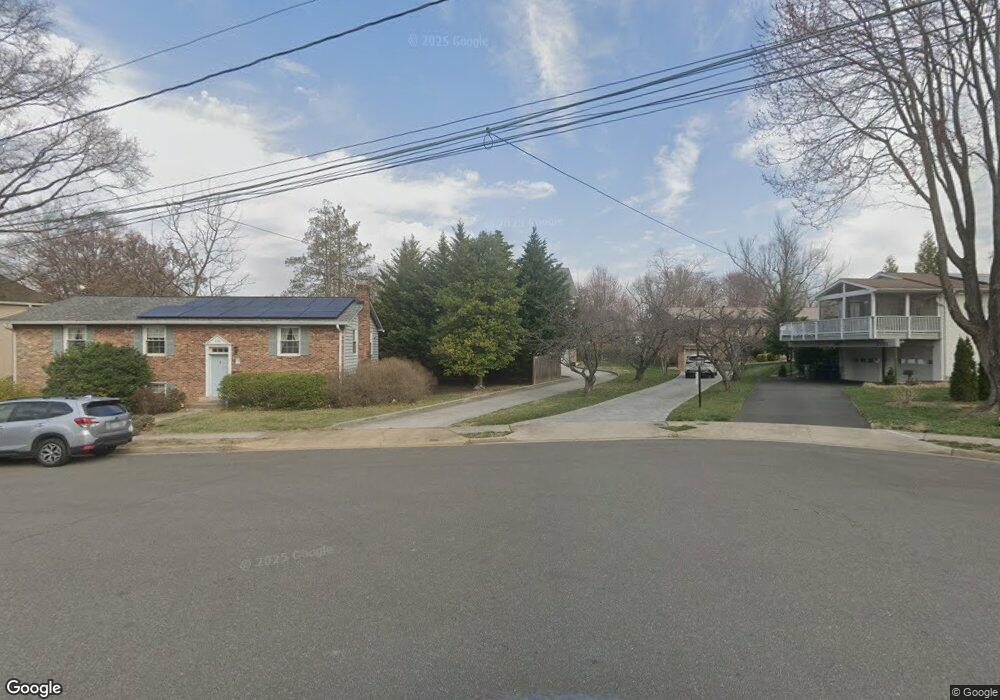 5715 27th Rd N, Arlington, VA 22207 - photo 1