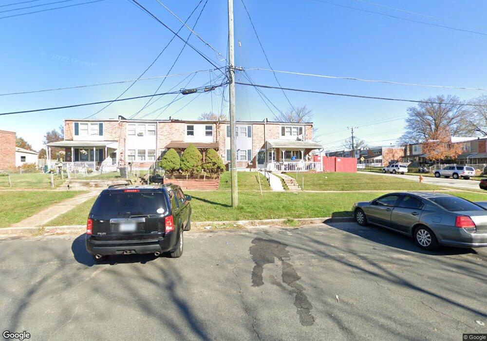 924 Winsap Ct, Halethorpe, MD 21227 - photo 1