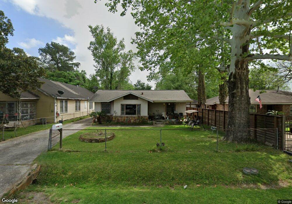 310 Wynell St, Houston, TX 77022 - photo 1