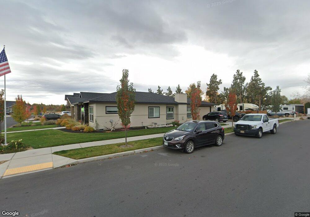 559 NW Rimrock Ct, Redmond, OR 97756 - photo 1