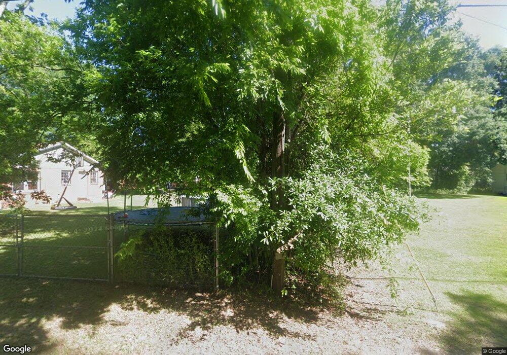 207 Davidson St, Laurel, MS 39440 - photo 1