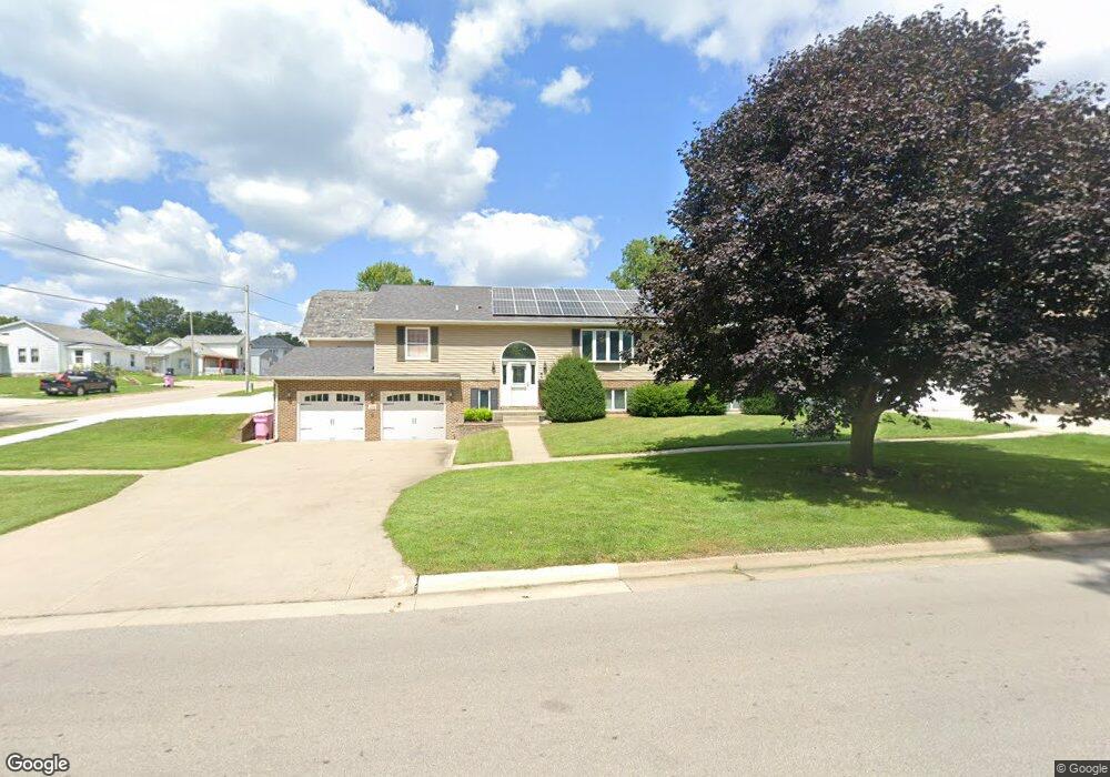 214 W Elm St, West Union, IA 52175 - photo 1