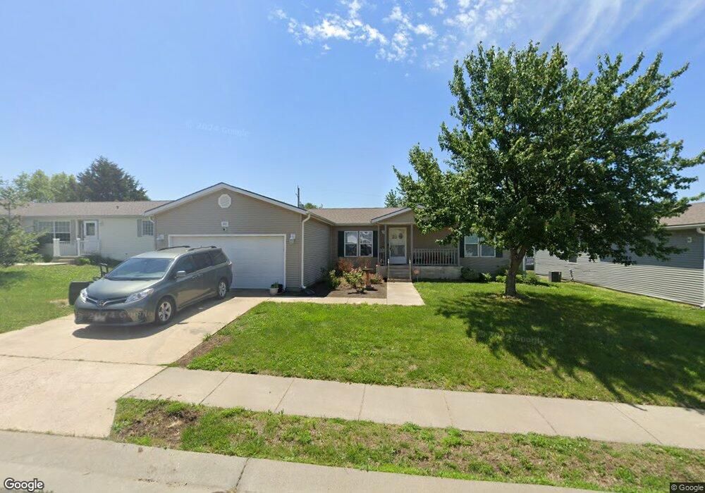 311 SE 44th Pkwy, Topeka, KS 66609 - photo 1