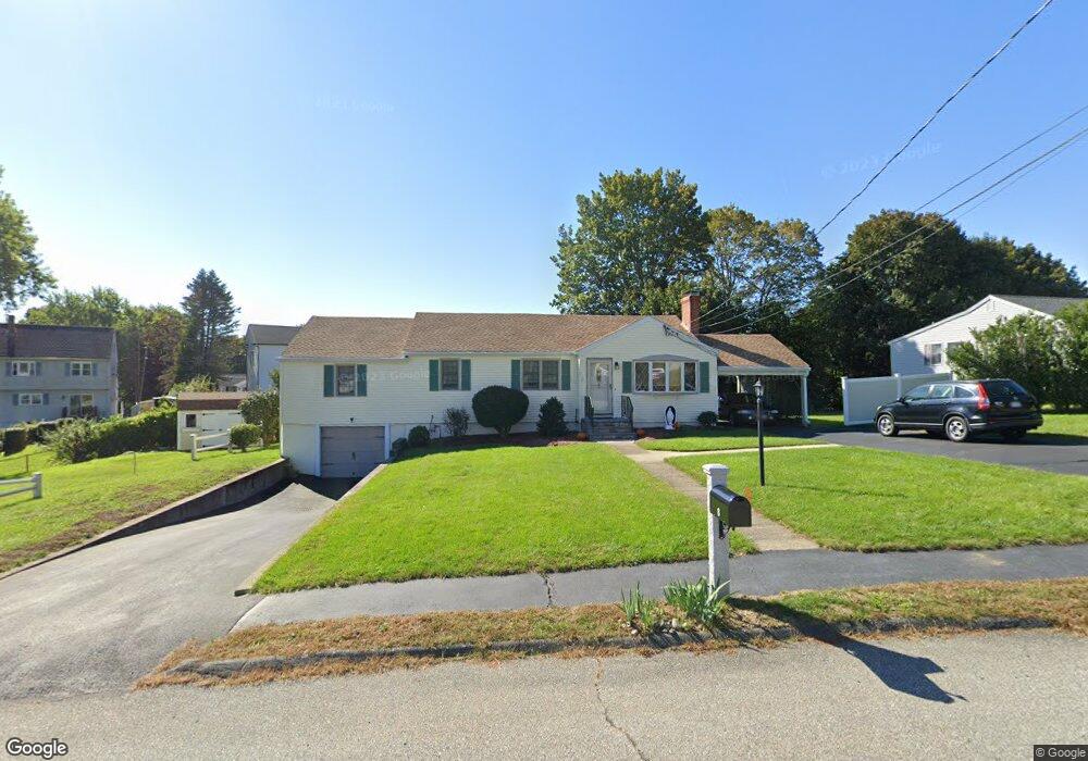 8 Seneca Rd, Woburn, MA 01801 - photo 1