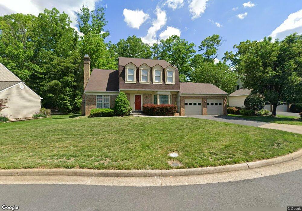 8510 W Oak Place, Vienna, VA 22182 - photo 1