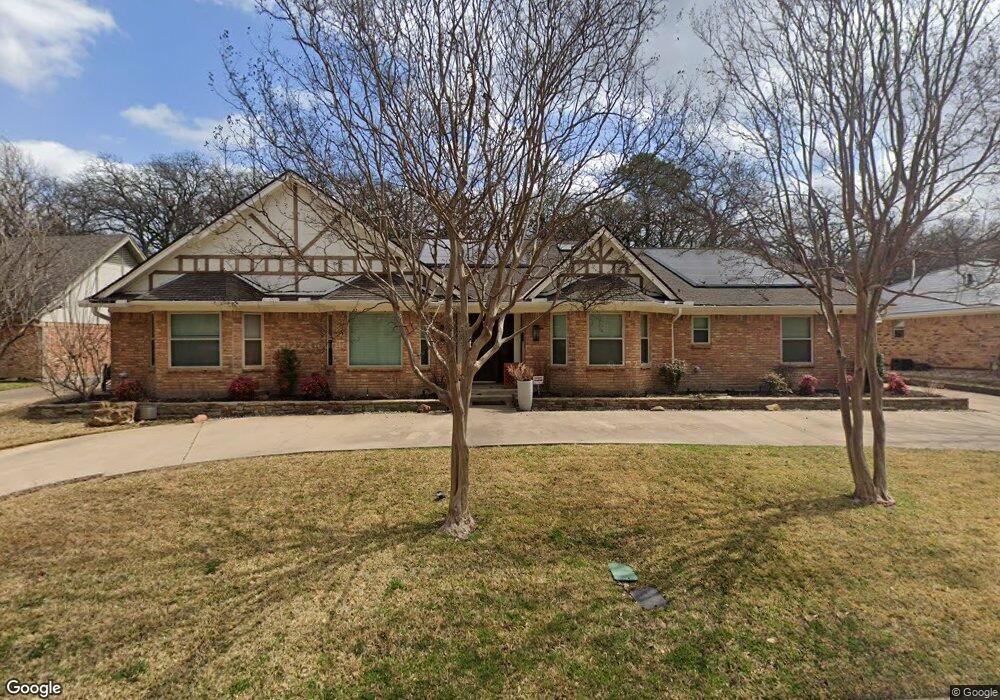 1019 Loch Lomond Dr, Arlington, TX 76012 - photo 1