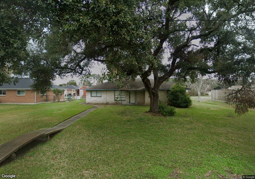1012 W Lang St, Alvin, TX 77511 - photo 1