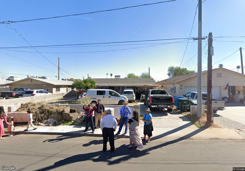 2011 N 25th Place, Phoenix, AZ 85008 - photo 1