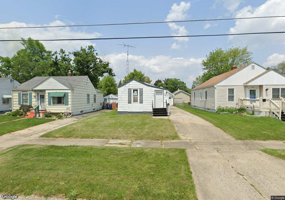 3310 Larchmont St, Flint, MI 48503 - photo 1