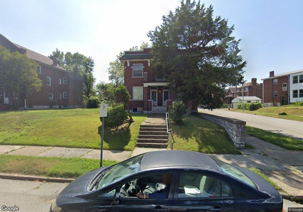 4428 Floriss Place, Saint Louis, MO 63115 - photo 1