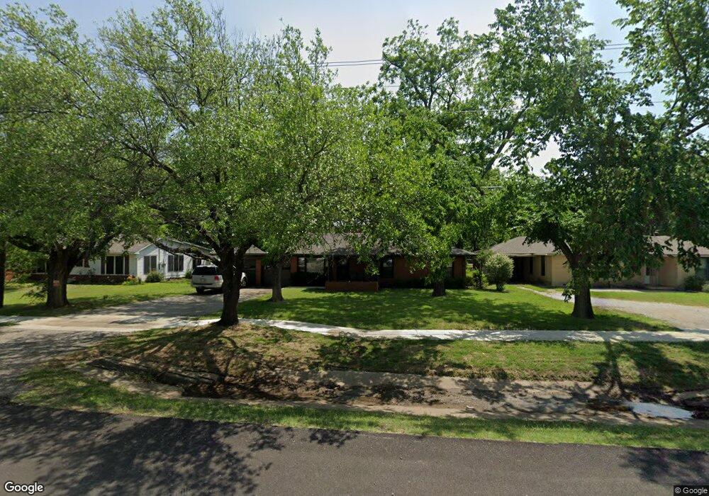 712 N Union St, Whitesboro, TX 76273 - photo 1