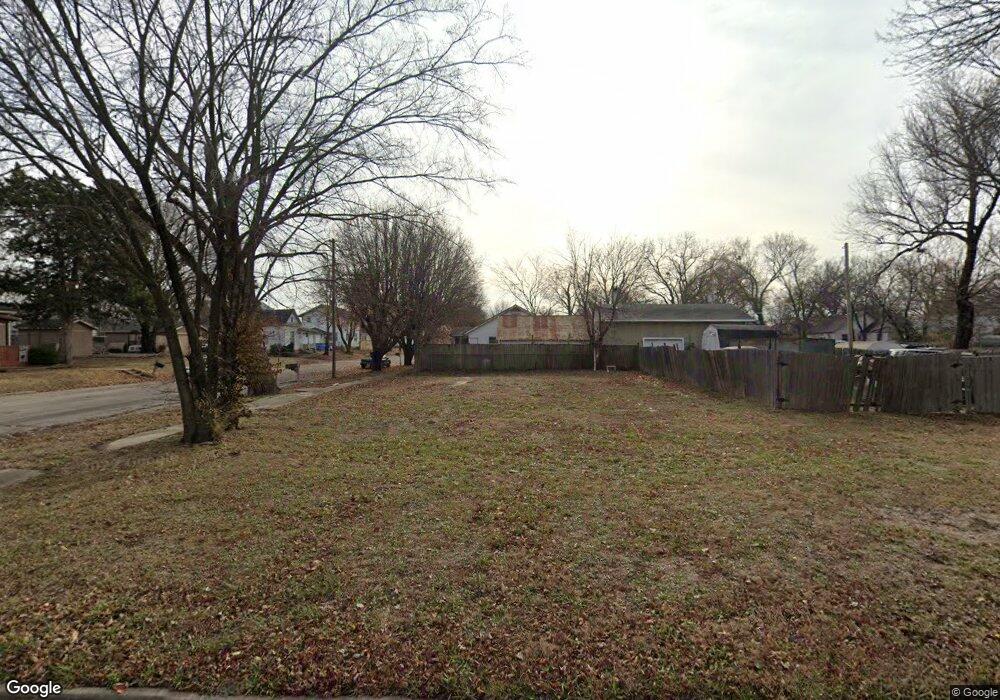 1700 Gabriel Ave, Parsons, KS 67357 - photo 1