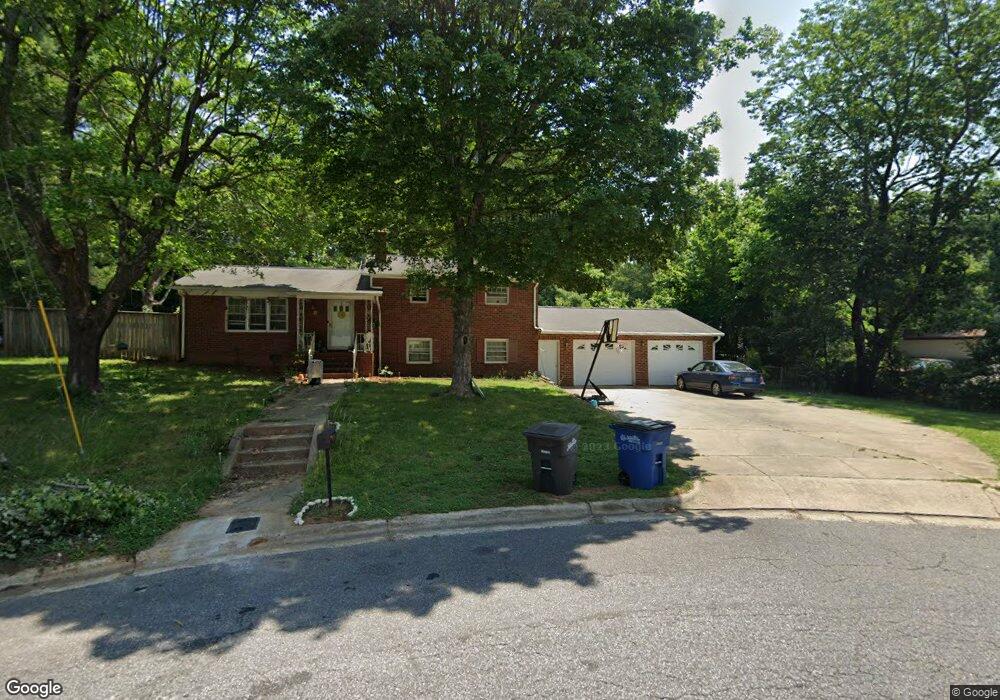 304 Holland Cir, Statesville, NC 28677 - photo 1