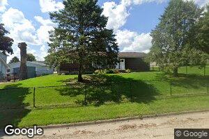 805 6th Ave SW, Cascade, IA 52033