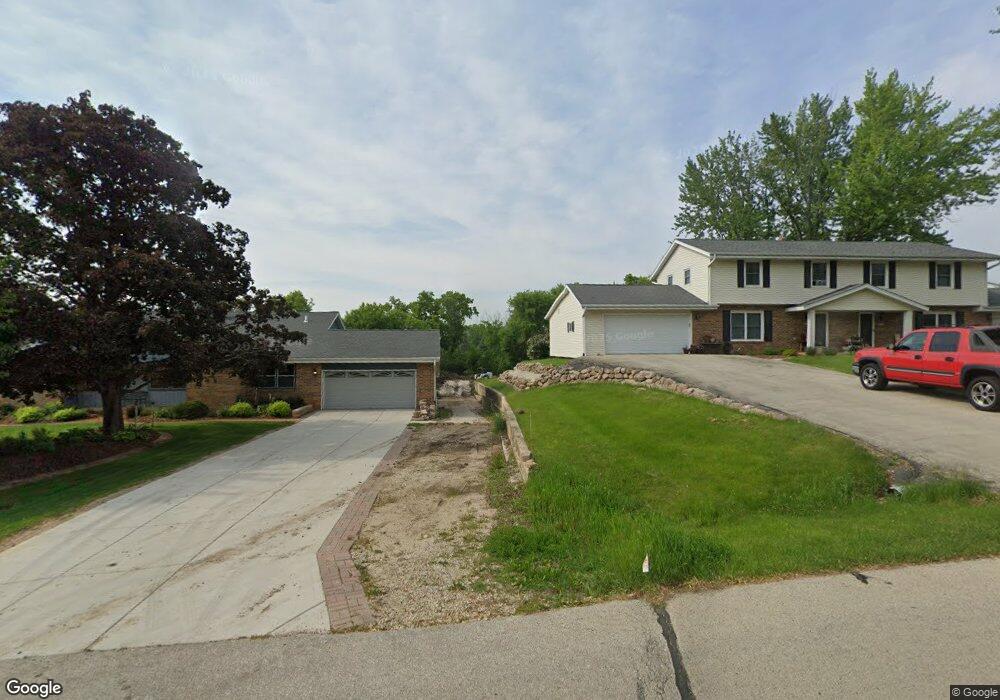 21670 Sierra Dr unit 21670, Brookfield, WI 53045 - photo 1