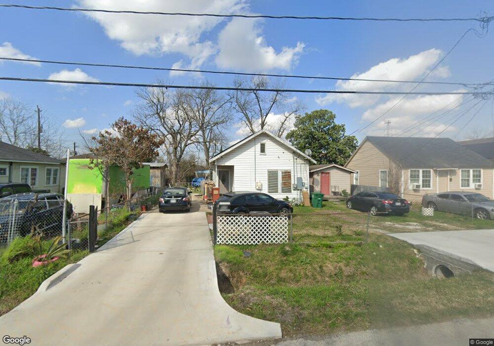 905 Lindale St, Houston, TX 77022 - photo 1