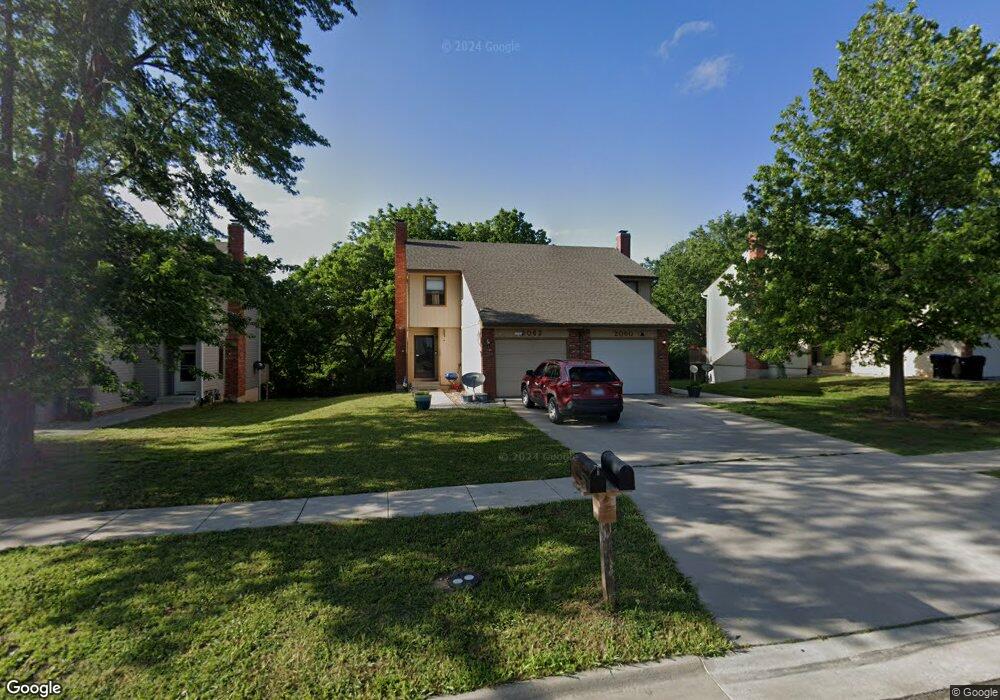 2062 SW 36th St, Topeka, KS 66611 - photo 1