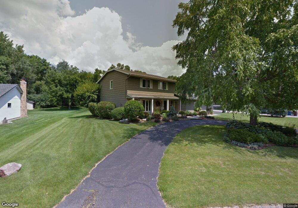 2517 Pine Cir, Hopkins, MN 55305 - photo 1