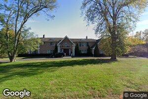 5 Rodney Ln, Great Neck, NY 11024