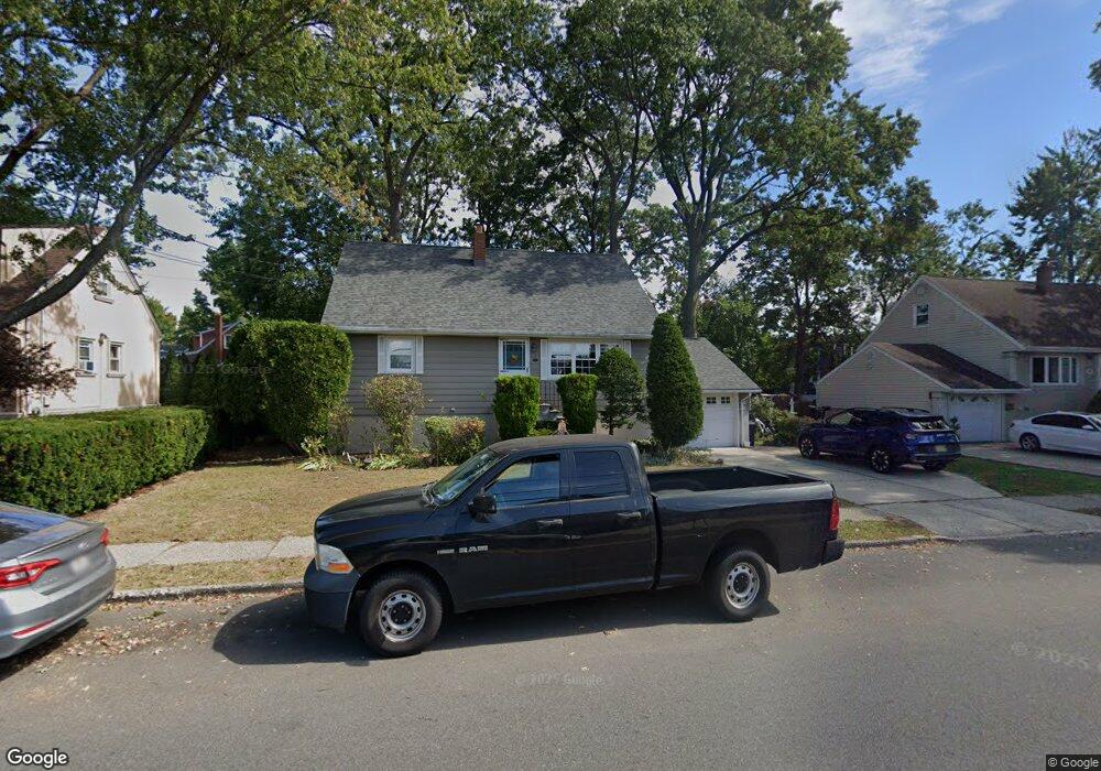 292 Phillips Ave, South Hackensack, NJ 07606 - photo 1