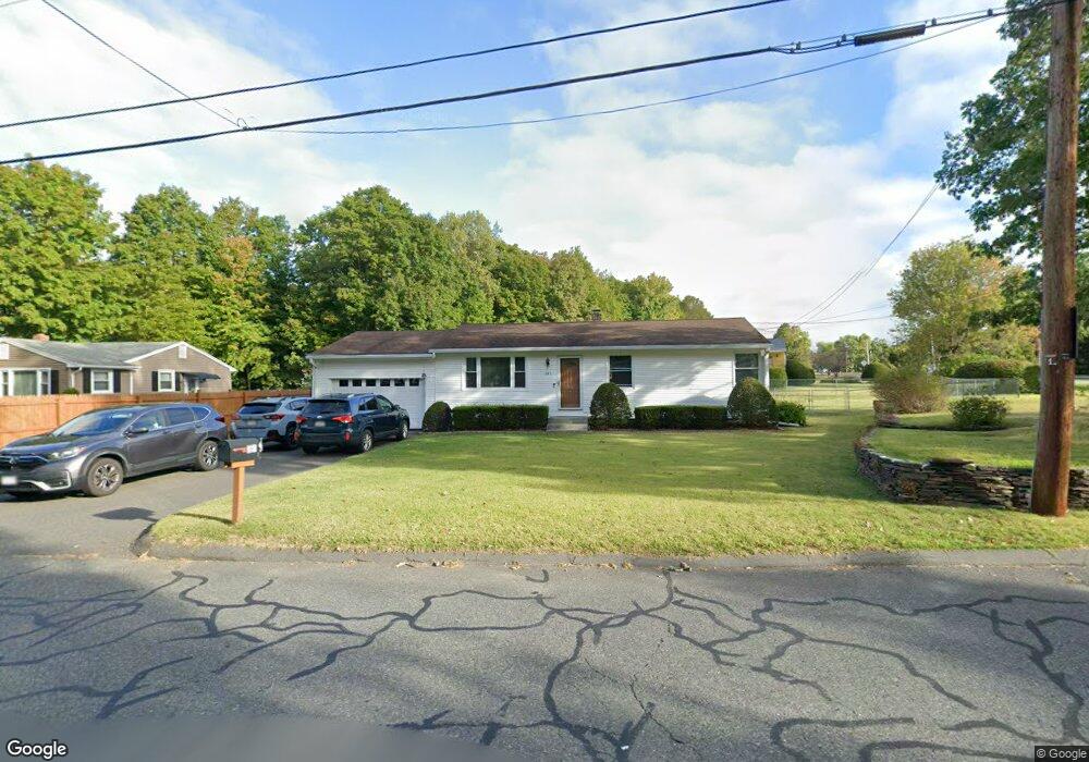 391 Cherry St, Holyoke, MA 01040 - photo 1