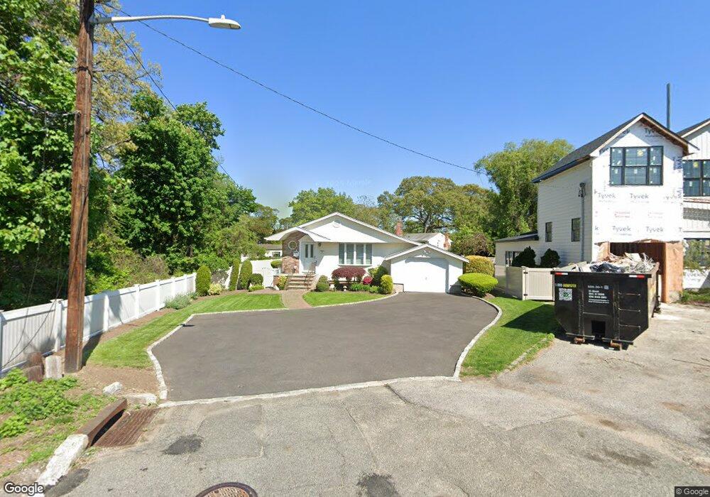 18 Atlas Ct, Malverne, NY 11565 - photo 1