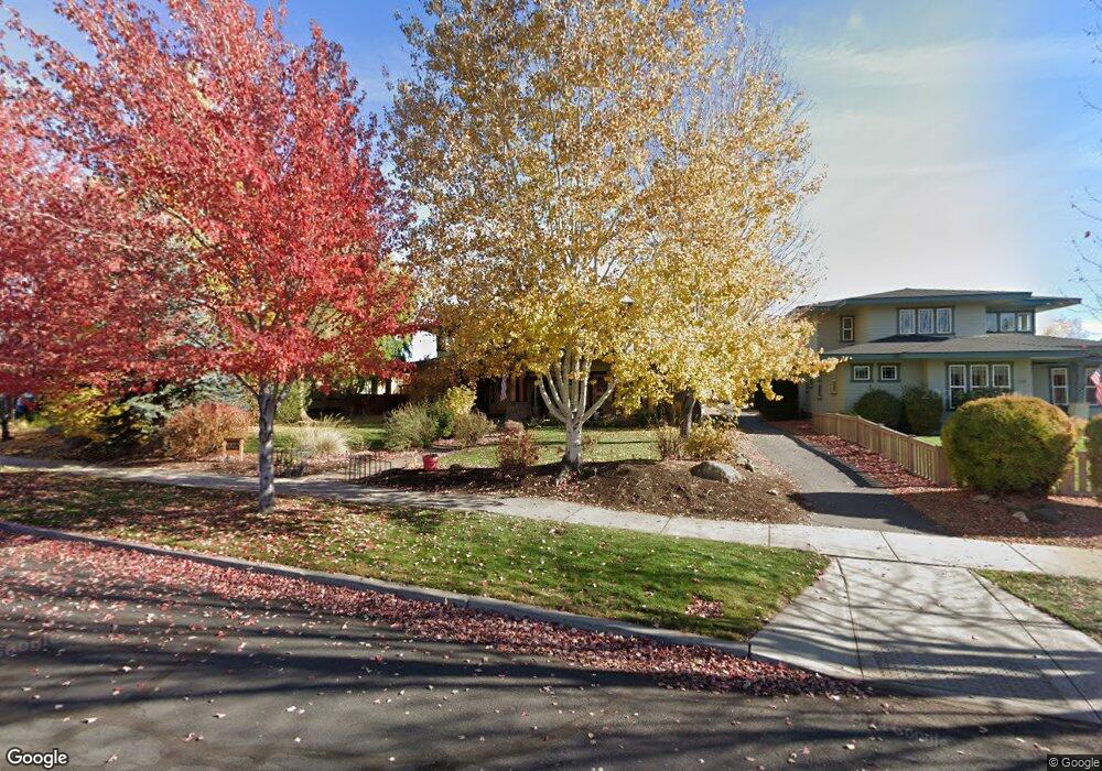 1022 NW 15th St, Redmond, OR 97756 - photo 1