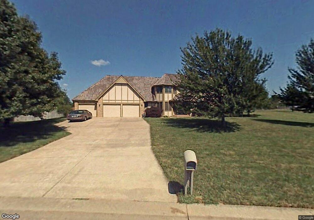 3820 SW Marion Ln, Topeka, KS 66610 - photo 1