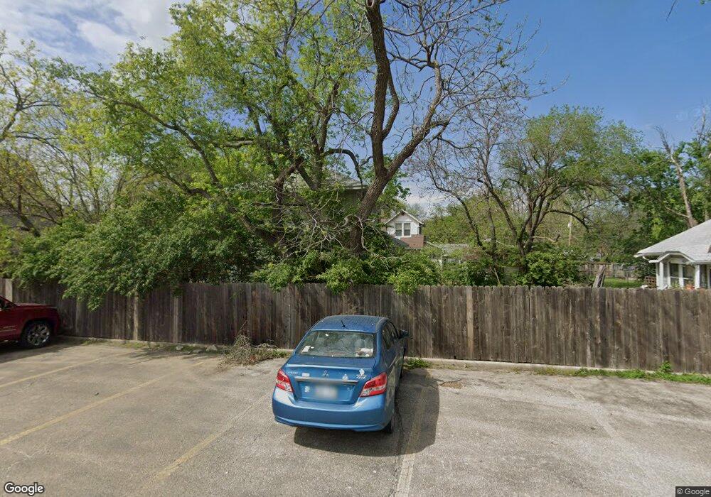 428 SW Franklin Ave, Topeka, KS 66606 - photo 1